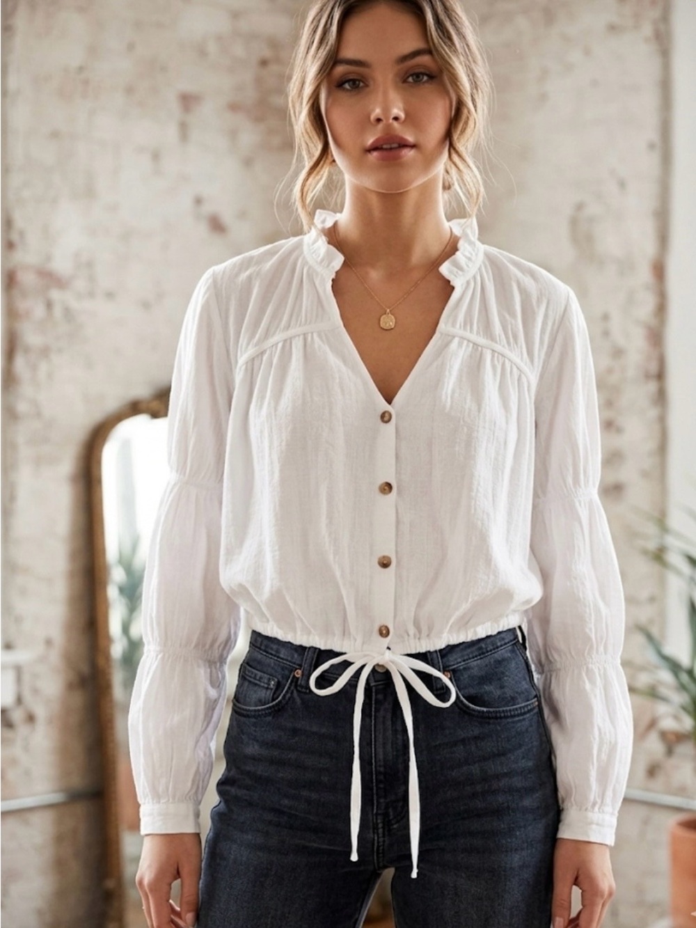 Love, whit Women’s White Ruffle-Trim Button Front Blouse size S